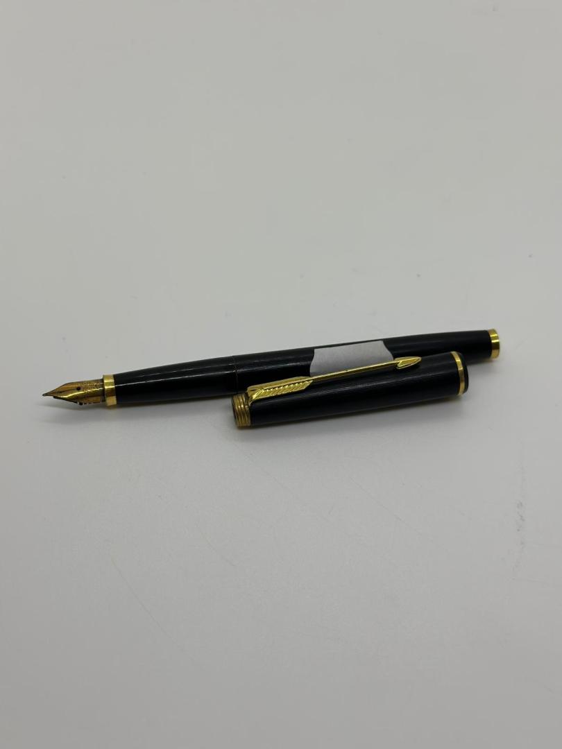 Stilou Parker cu penita din Aur 18K