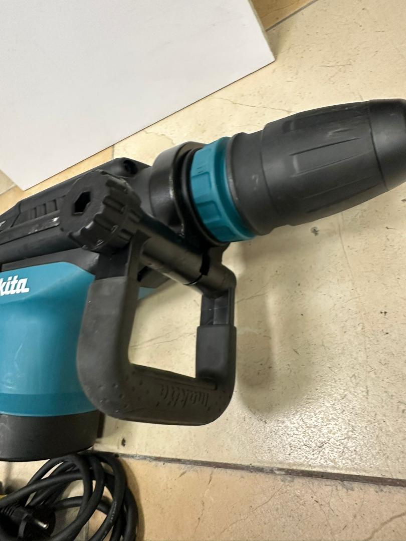 Ciocan demolator Makita HM1213C NOU image 1
