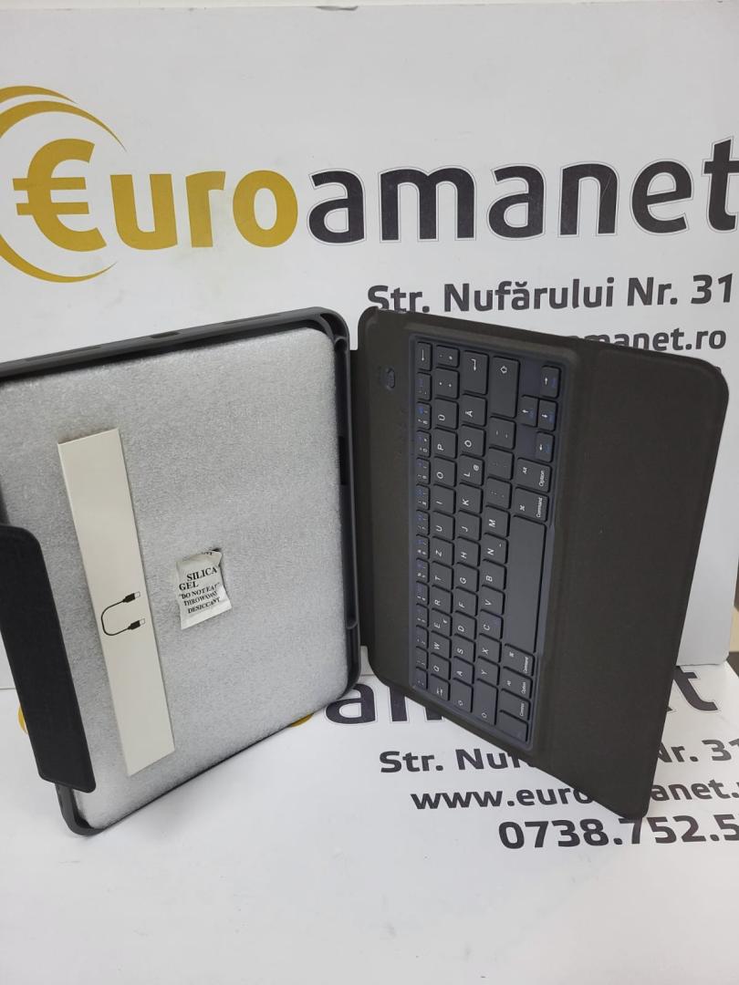 Husa cu tastatura compatibila cu iPad 10.9" image 1