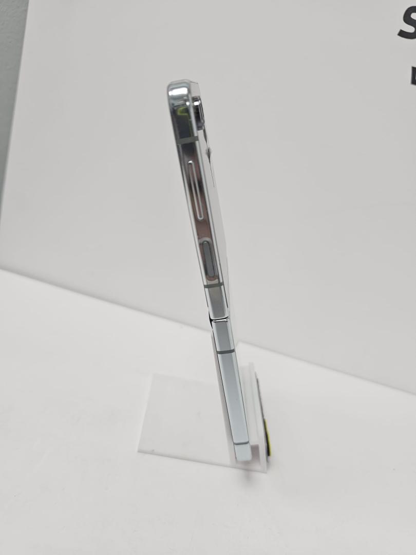 Telefon mobil Samsung Galaxy Z Flip5, 8GB RAM, 512GB, 5G Verde image 1