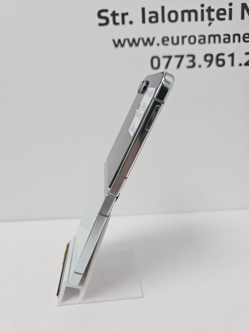 Telefon mobil Samsung Galaxy Z Flip5, 8GB RAM, 512GB, 5G Verde image 3