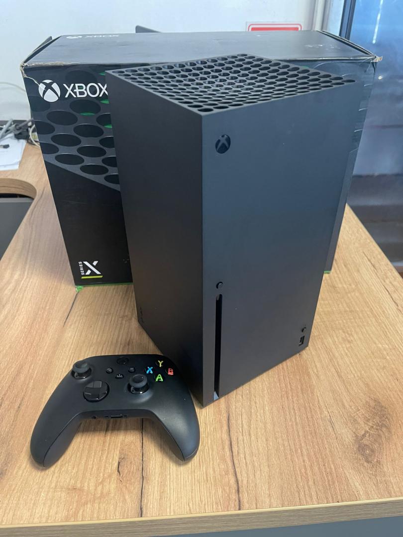 Consola Microsoft Xbox Series X, 1TB, Negru image 1