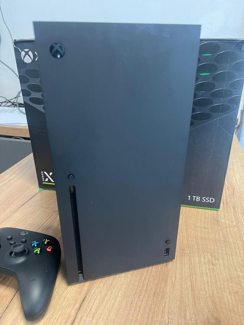 Consola Microsoft Xbox Series X, 1TB, Negru image 2