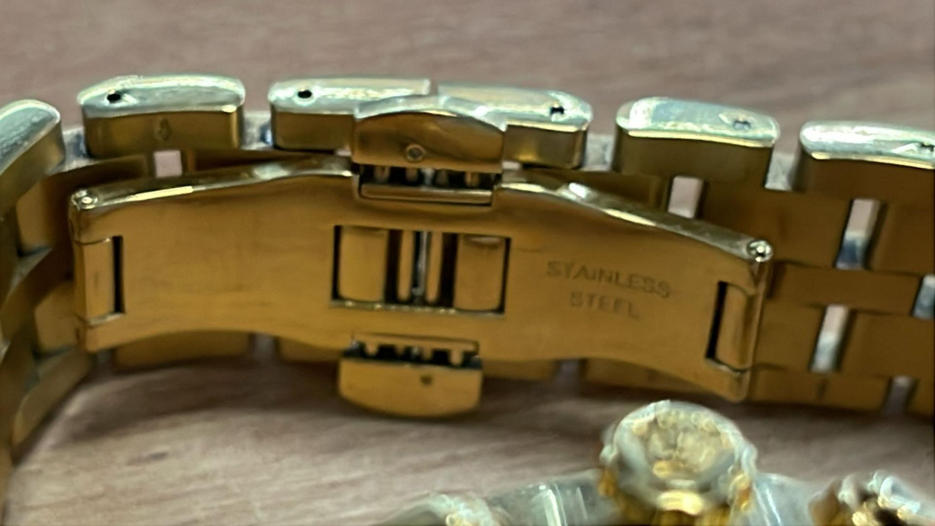 Ceas VERSACE V-RACE SPORT VAH030016 image 2