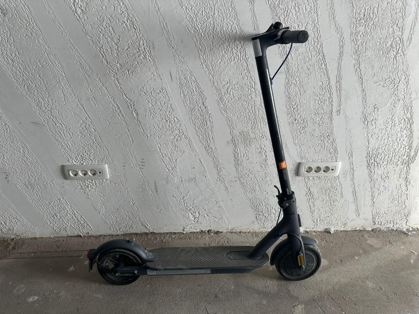 Trotineta Electrica Mi Electric Scooter 3