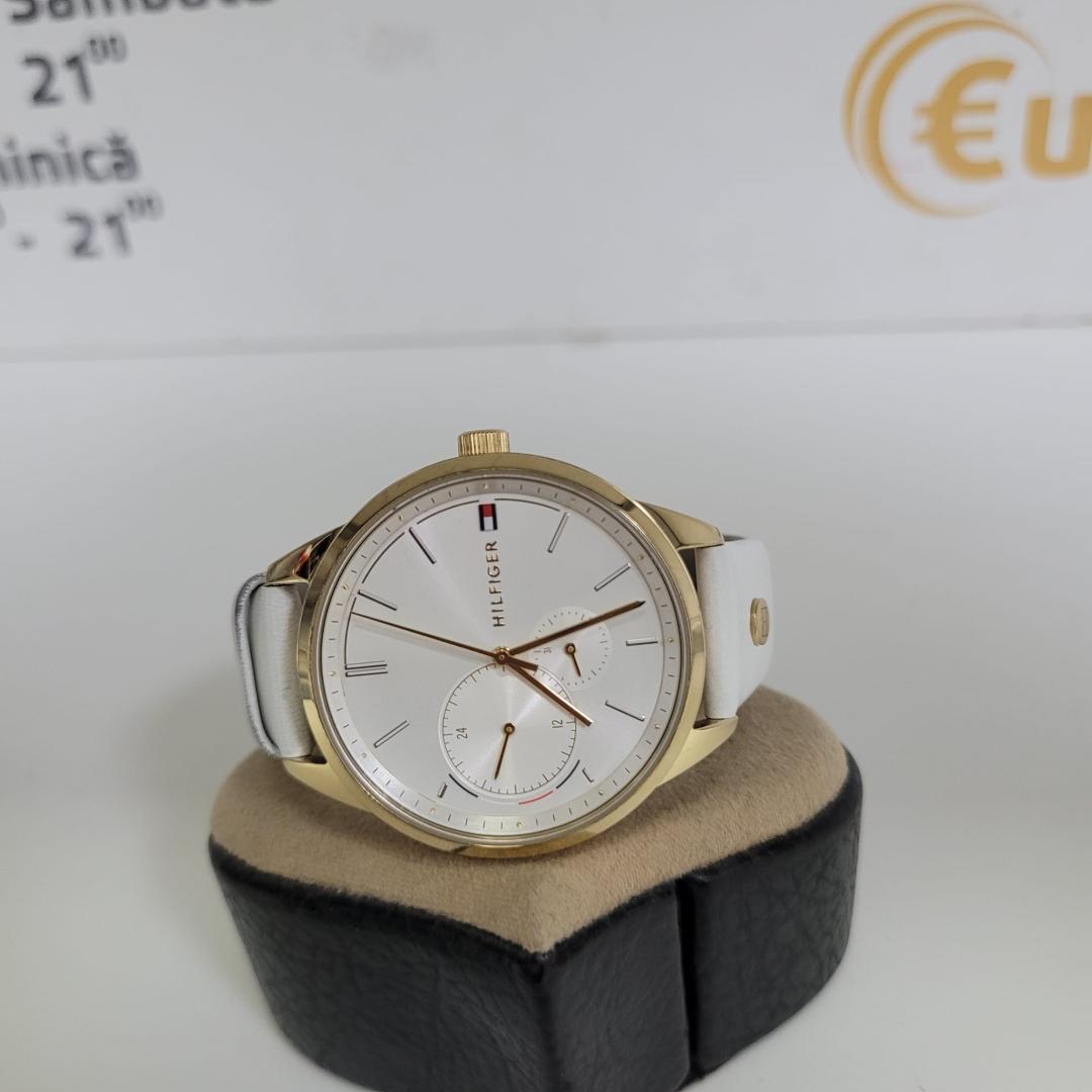 Tommy Hilfiger, Ceas rotund cu o curea de piele, alb image 1