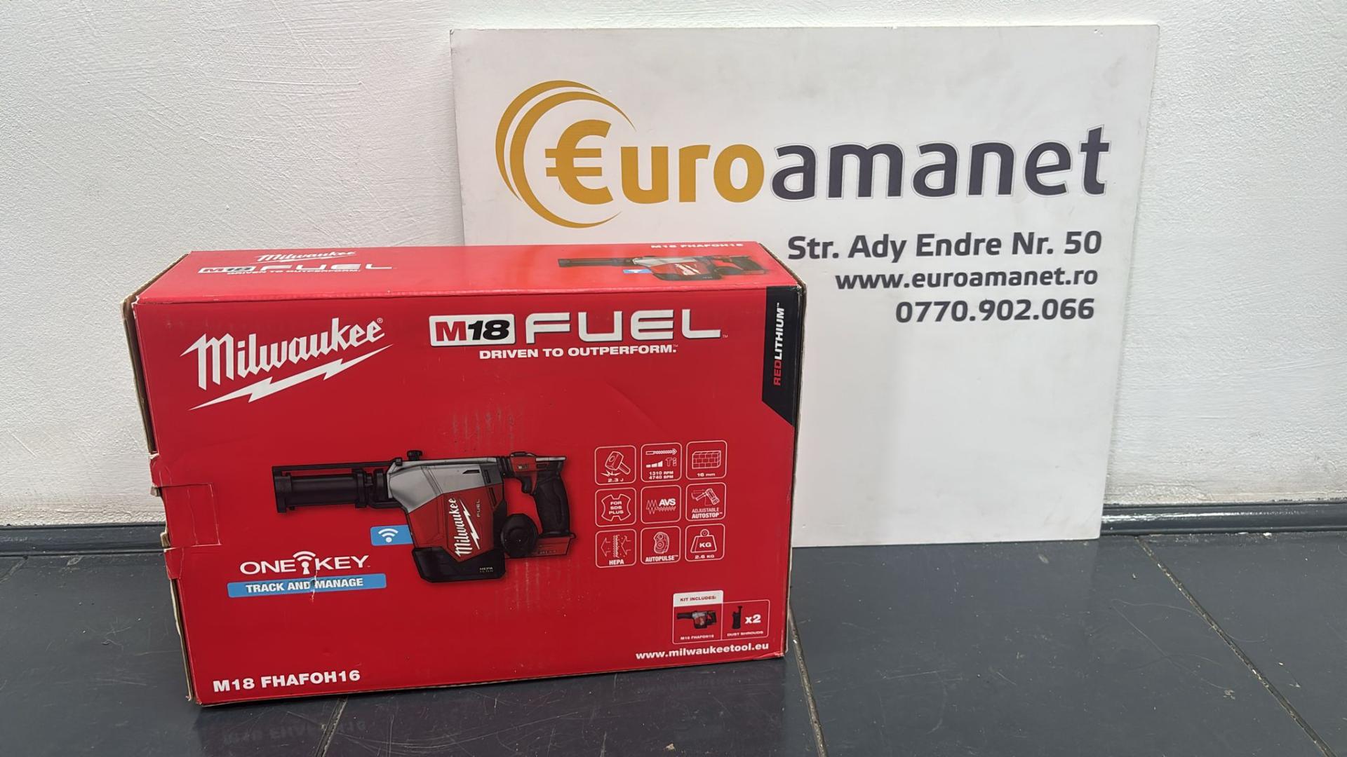 Ciocan rotopercutor 16 mm SDS-PLUS M18 FUEL™ cu extractor de praf integrat image 1