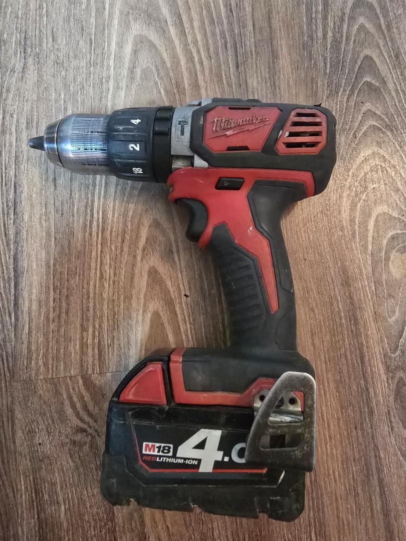 Masina de gaurit si insurubat, Milwaukee, 18V, 50Nm, negru/rosu image 4