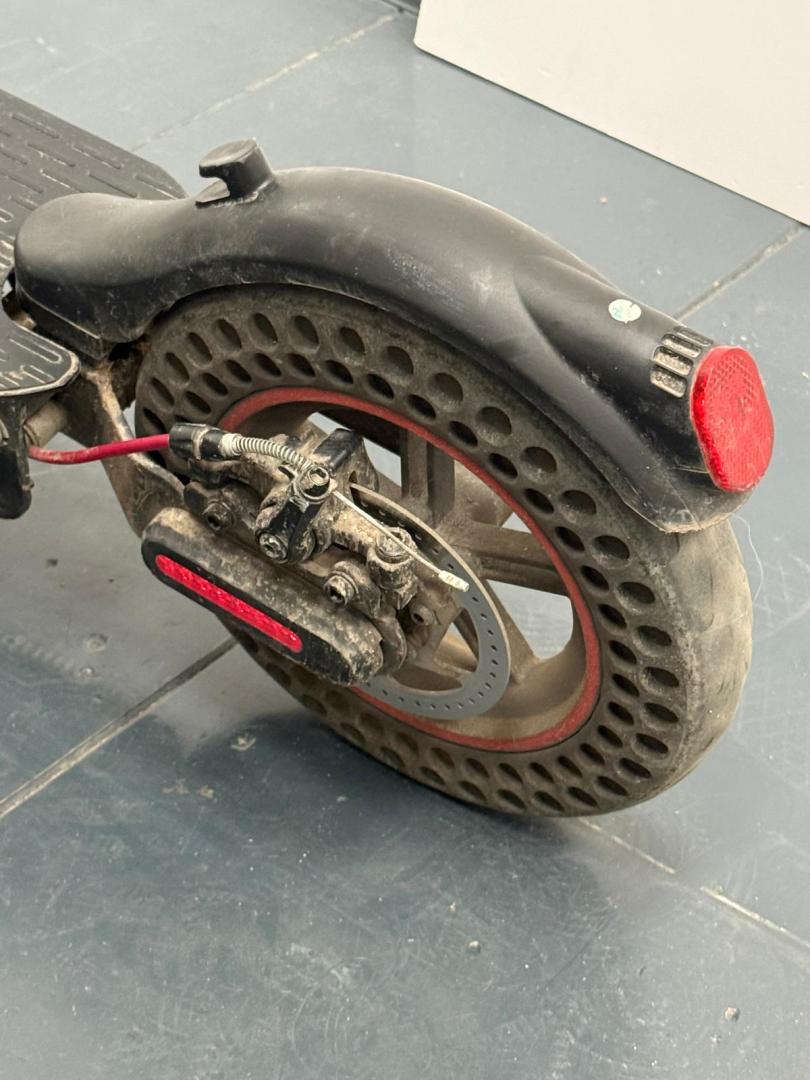 Trotineta electrica iScooter i9 Max, motor 500W, viteza maxima 30km/h, autonomie 30-40km, roti de 10 image 4