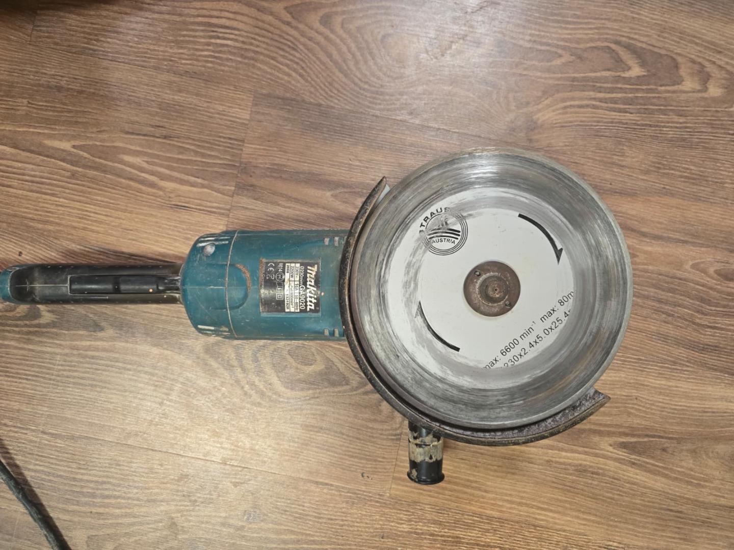 Makita GA9020 - Polizor unghiular cu fir, 2200 W, 230 mm image 6