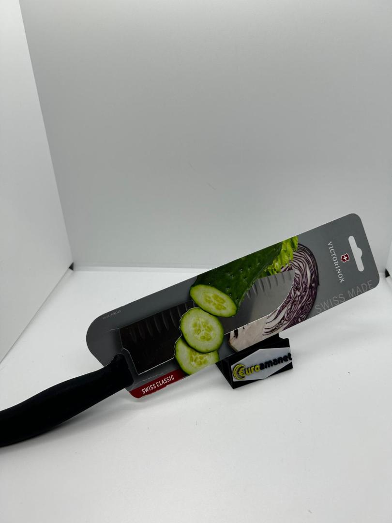 Cutit Santoku Victorinox, Otel inoxidabil, 170 mm, Negru nou