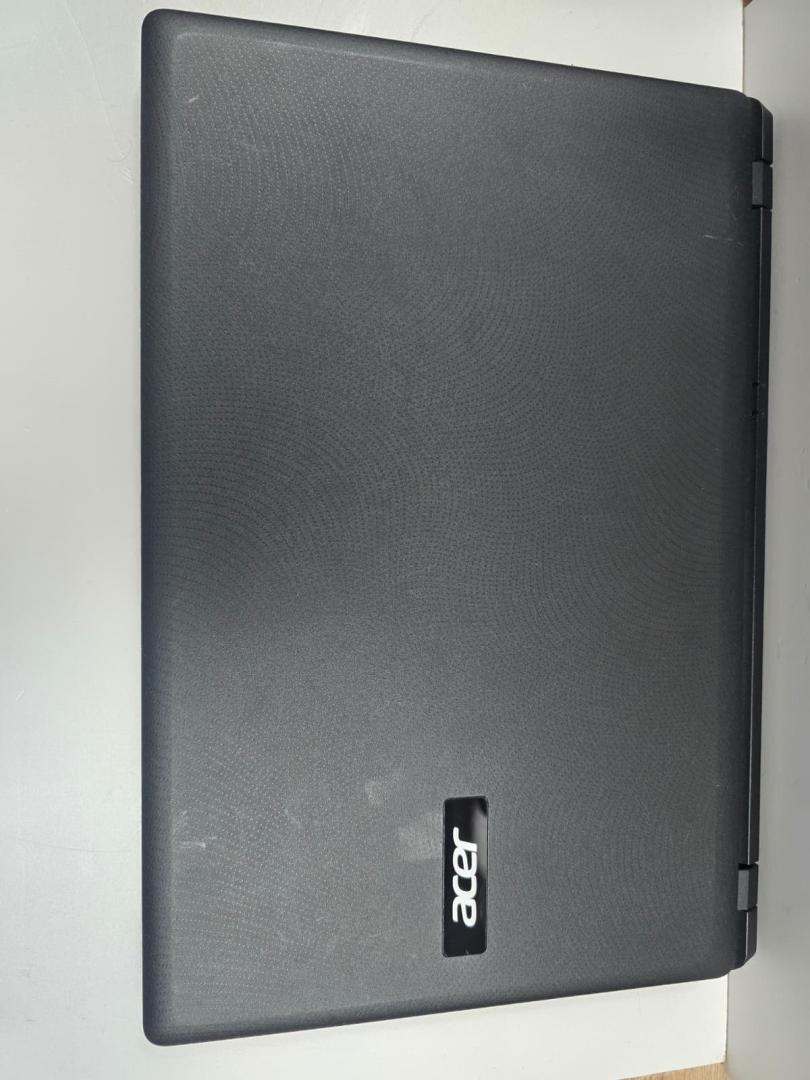 Laptop Acer, 4GB RAM, 1TB ROM, procesor AMD A8-6410 image 1