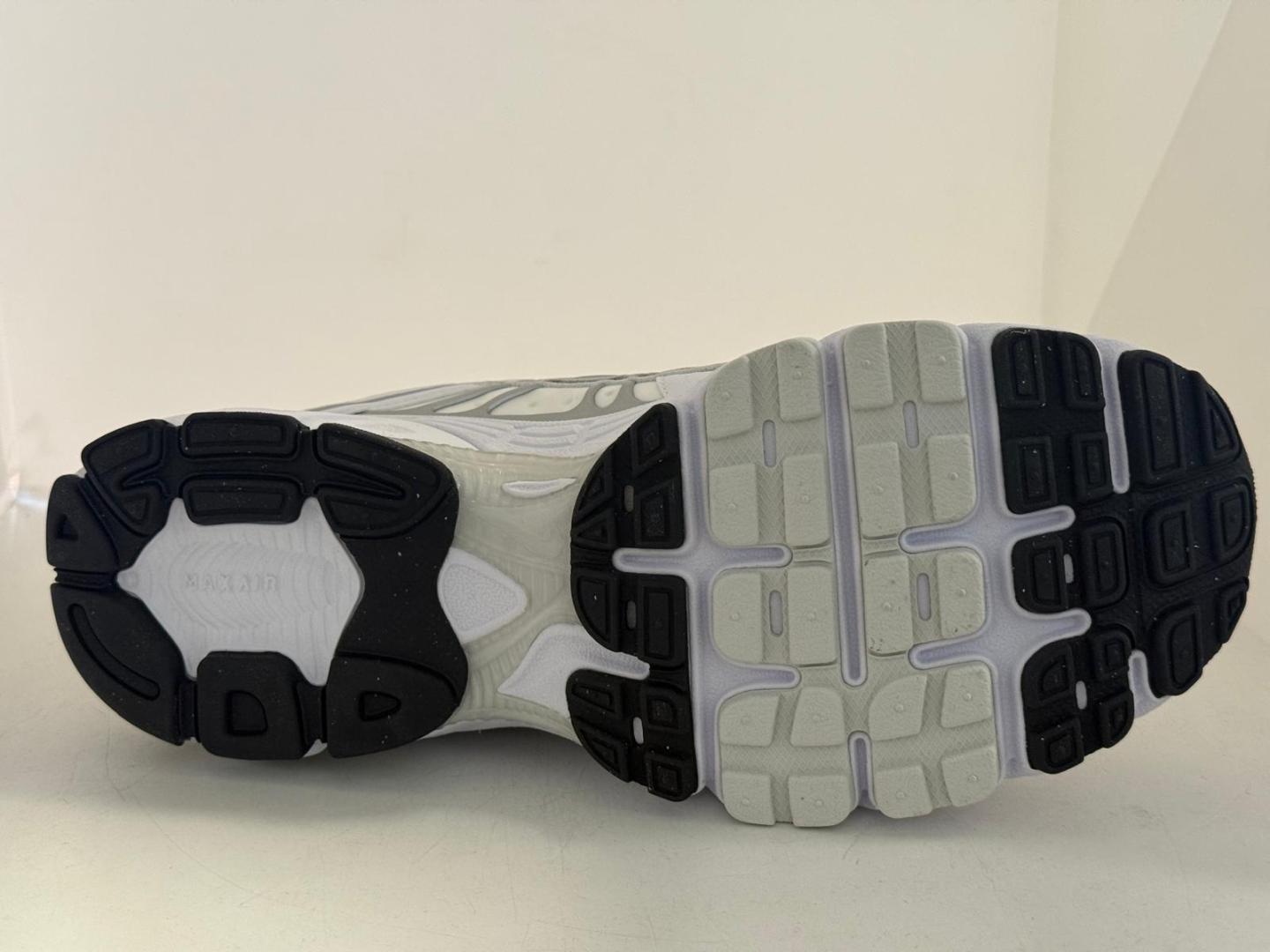 Pantofi Adidas AIR MAX MOTO 2K image 1