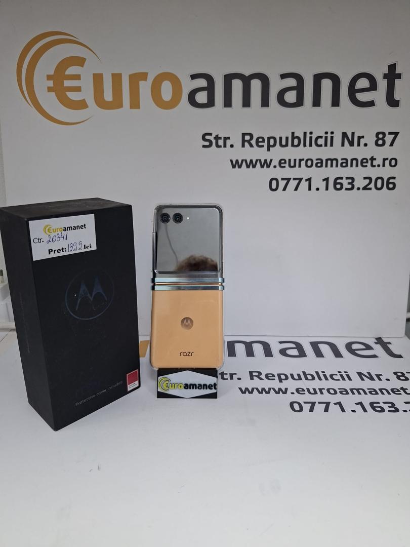 Telefon mobil Motorola razr 40 ultra, Dual SIM, 8GB RAM, 256GB, 5G image 2