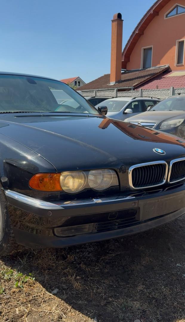 BMW E38 728i, 1998 image 1