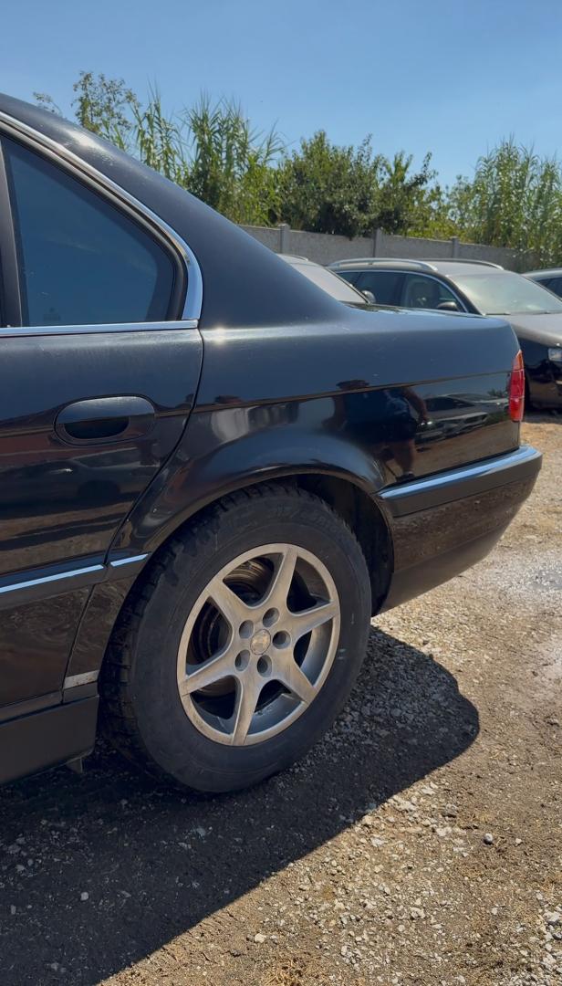BMW E38 728i, 1998 image 3