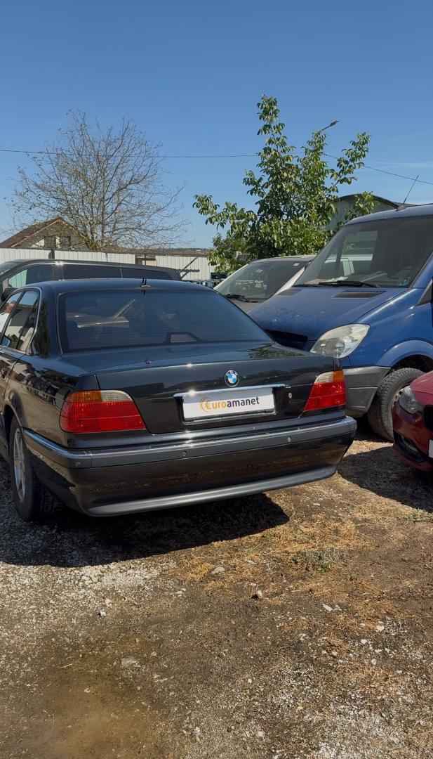 BMW E38 728i, 1998 image 2