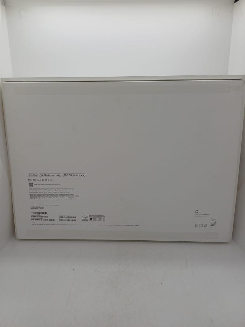 Laptop Apple MacBook Air 15", cu procesor Apple M4 image 5