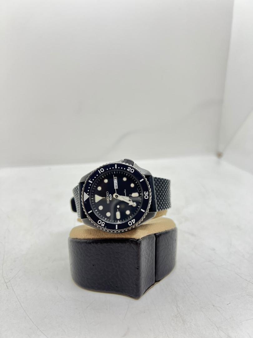 Ceas Seiko 5 Suits Style