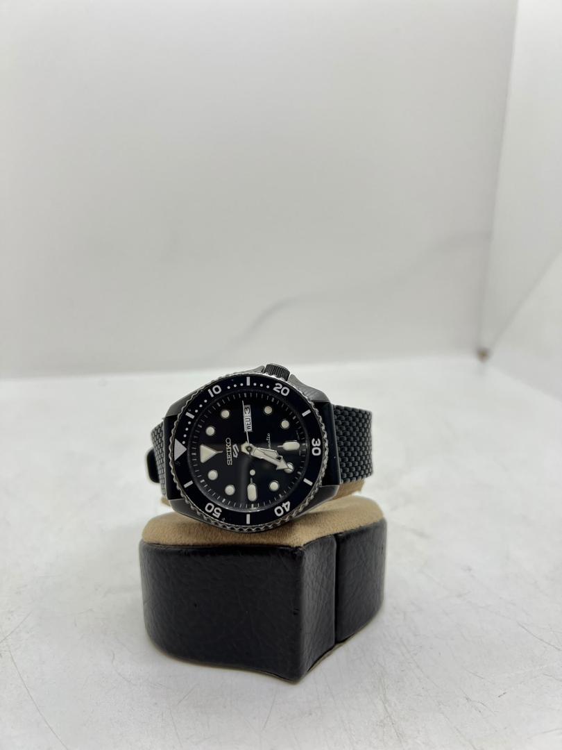 Ceas Seiko 5 Suits Style image 2