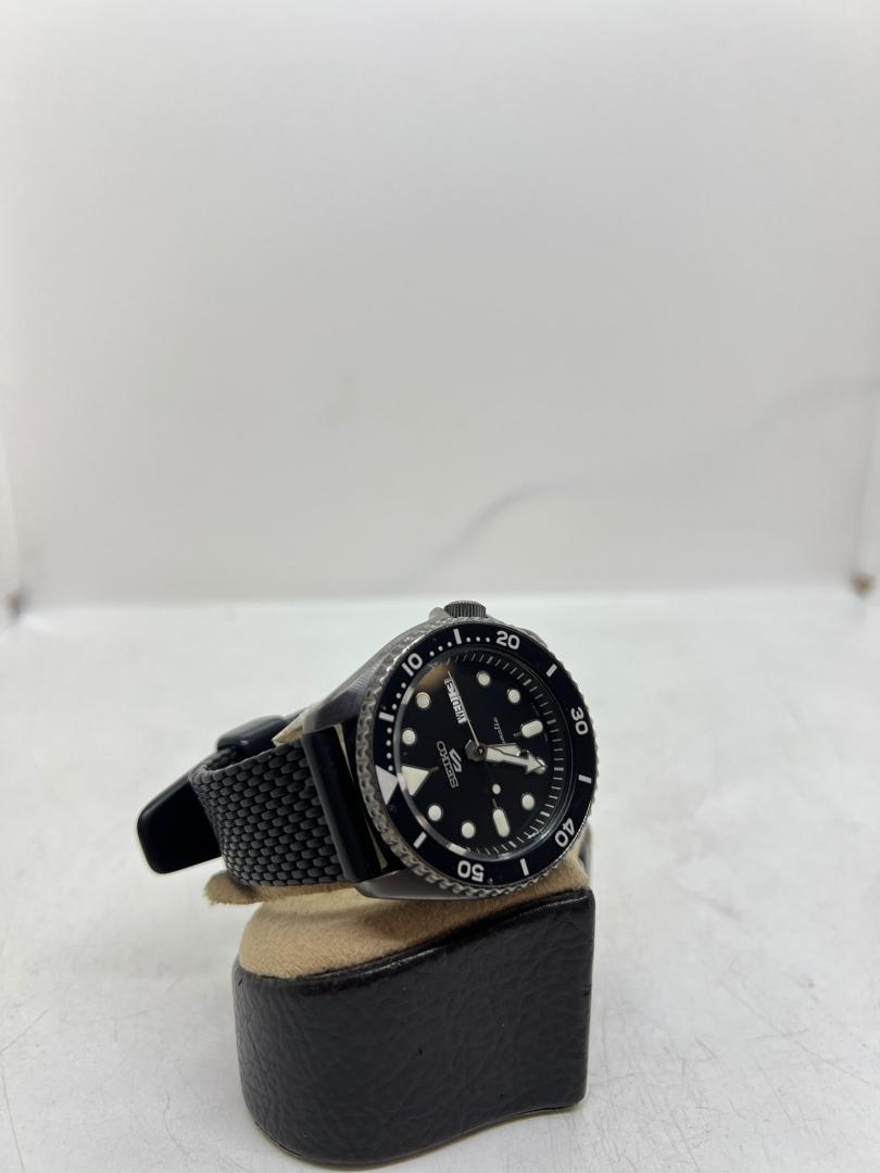 Ceas Seiko 5 Suits Style image 3
