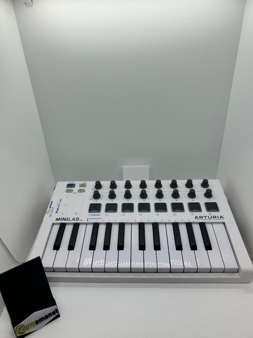 Controller Midi cu claviatura Arturia Minilab MKII