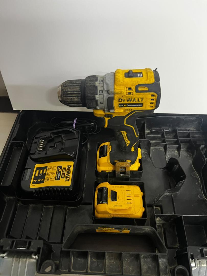 Masina compacta de insurubat DeWalt DCD701, 2 acumulatori, incarcator image 1