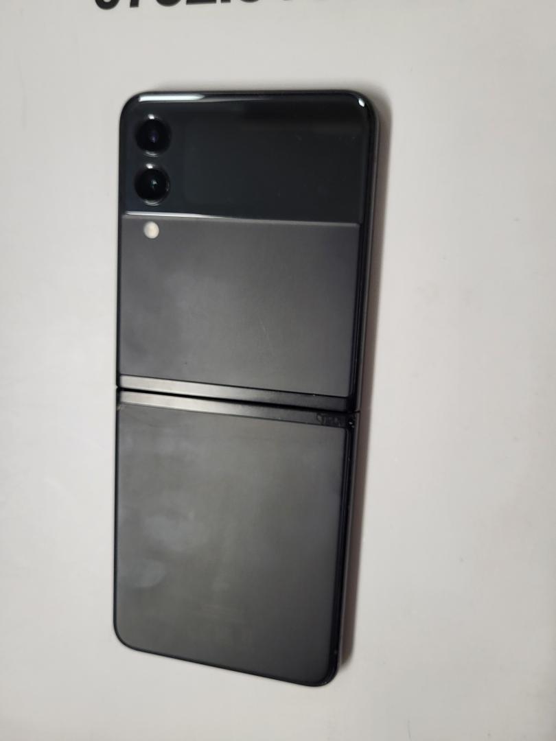 Samsung Galaxy Z Flip 3 image 5