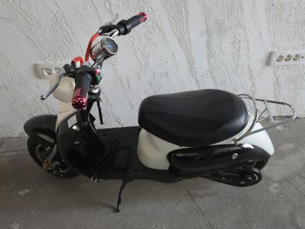 Mini Scooter Classic Black 350W 36 volti 3 trepte