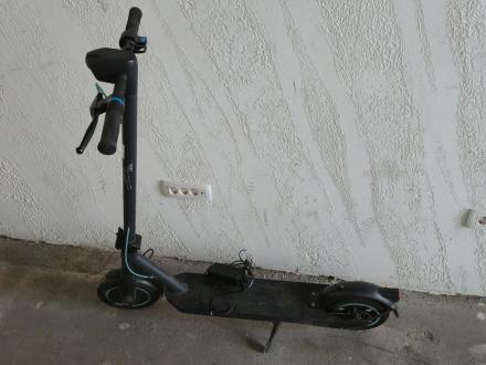 Trotinetă electrică pliabilă Odys Alpha X3 Pro, 20 km/h, autonomie 50 km, anvelope 10 inch, IP55, negru