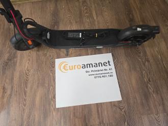 Trotineta electrica Navee V40i, Autonomie 40 Km, 25 km/h, Negru, Putere Maxima 700 W