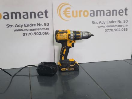 Masina compacta de gaurit cu percutie Dewalt DCD795D2-QW