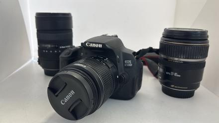 Aparat foto digital Canon EOS Rebel T4i CMOS de 18 MP cu ecran tactil de 3 inci și mod film Full HD